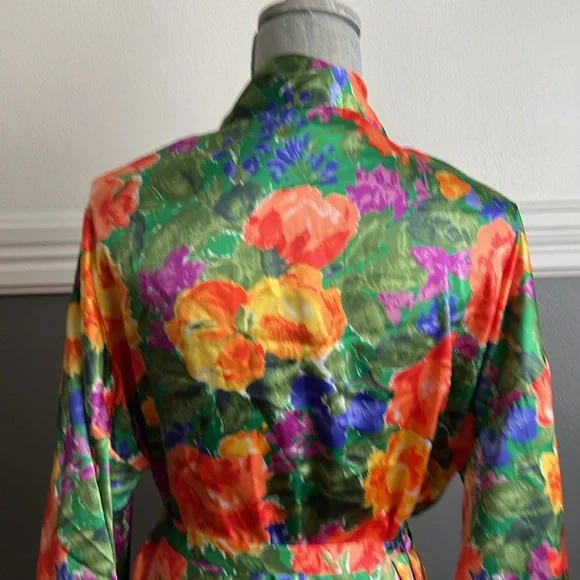 Gold Label Victoria’s Secret Satin Floral Robe - Picture 13 of 15